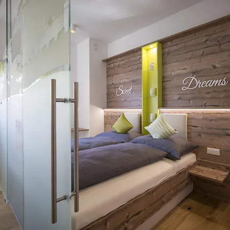 Ξενοδοχείο με διαμερίσματα Private Living 4*