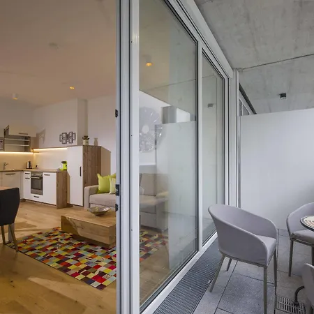 Ξενοδοχείο με διαμερίσματα Private Living 4*