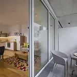 Private Living 4*